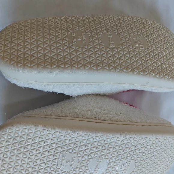 Cozy Heart Slippers with Pink Accents - Picture 3 of 4